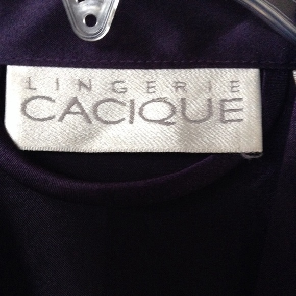 Cacique Robe - Picture 4 of 7